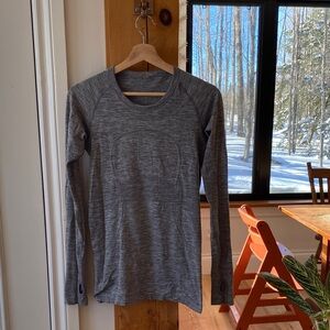 Lululemon Long Sleeve Athletic Top size 8